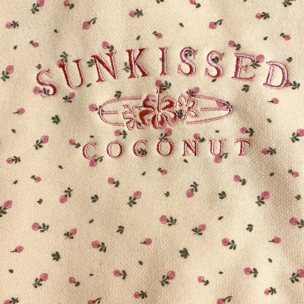 Sunkissed Coconut Toasted Cream Roses Hoodie with Embroidered Logo XL New - Picture 8 of 10